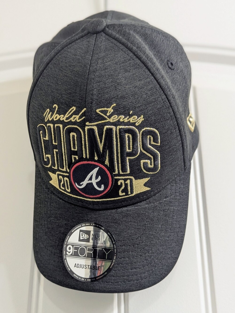 New Era Black & Gold Atlanta Braves World Series 2021 9FORTY Champions Cap NWT